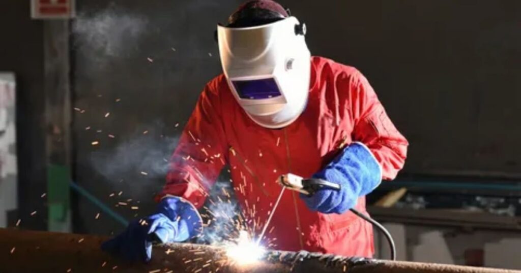 Why Pancake Welding Hoods are Popular among Pipe Welders?