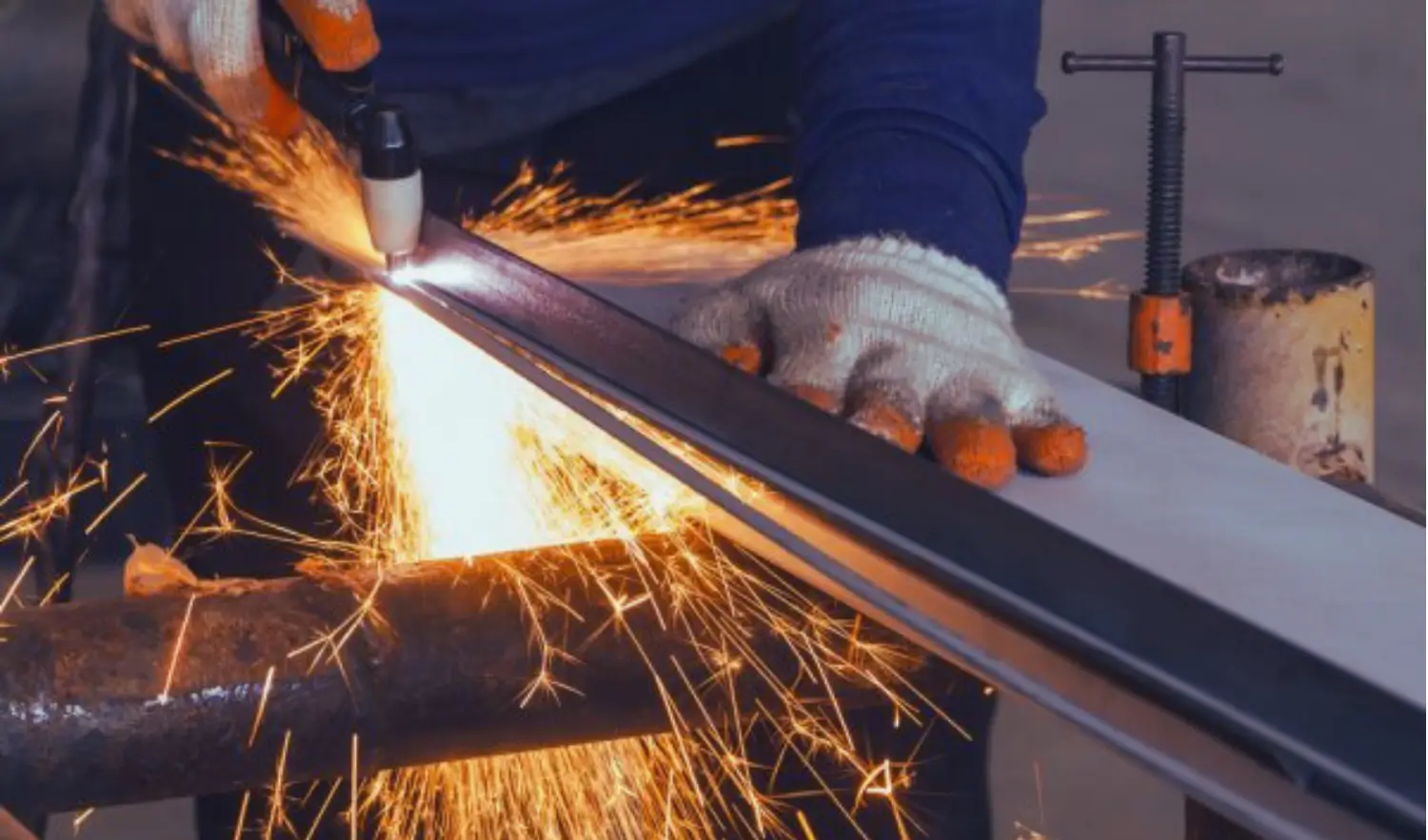 Best Plasma Cutter Review And Buying Guide